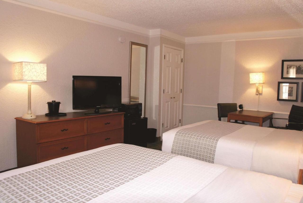 Baymont By Wyndham Lubbock - Downtown Civic Center Hotel Екстериор снимка