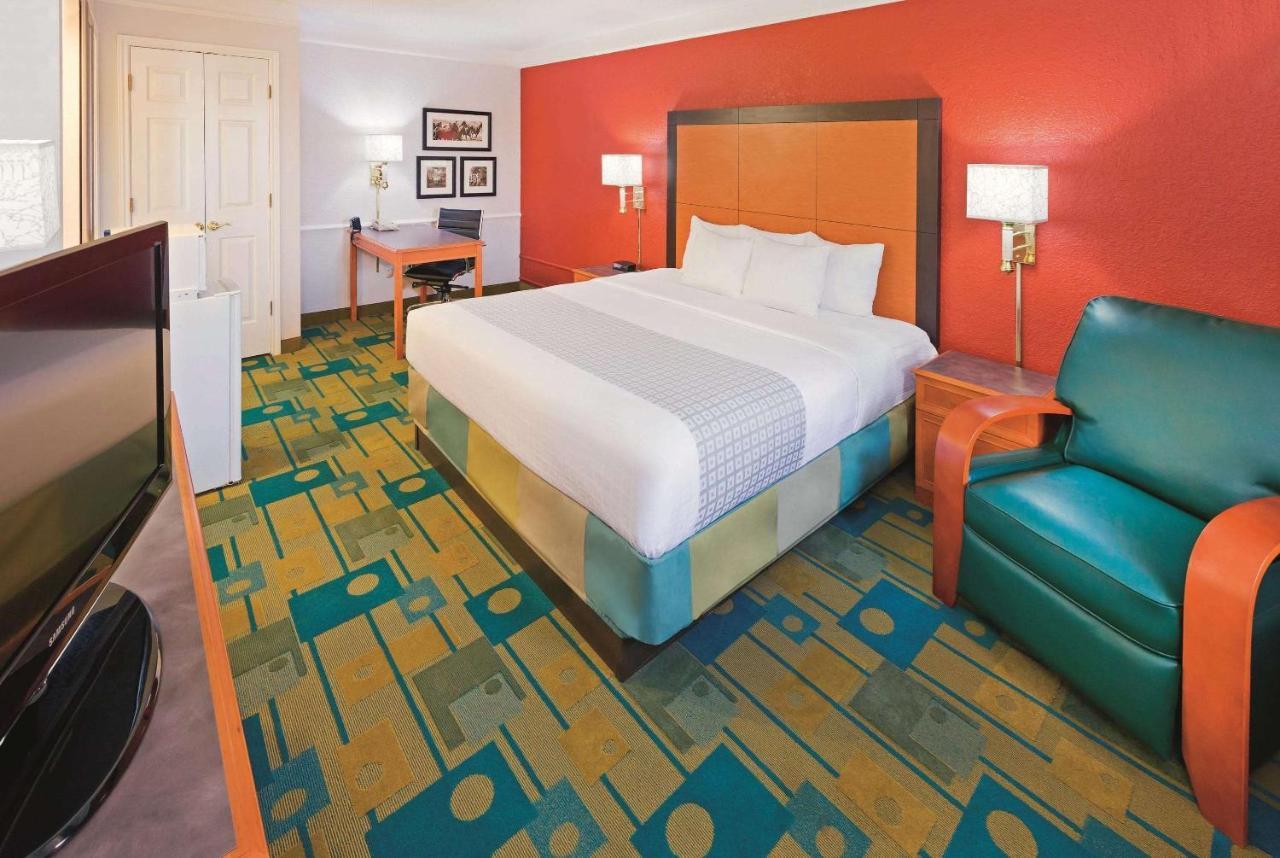 Baymont By Wyndham Lubbock - Downtown Civic Center Hotel Екстериор снимка
