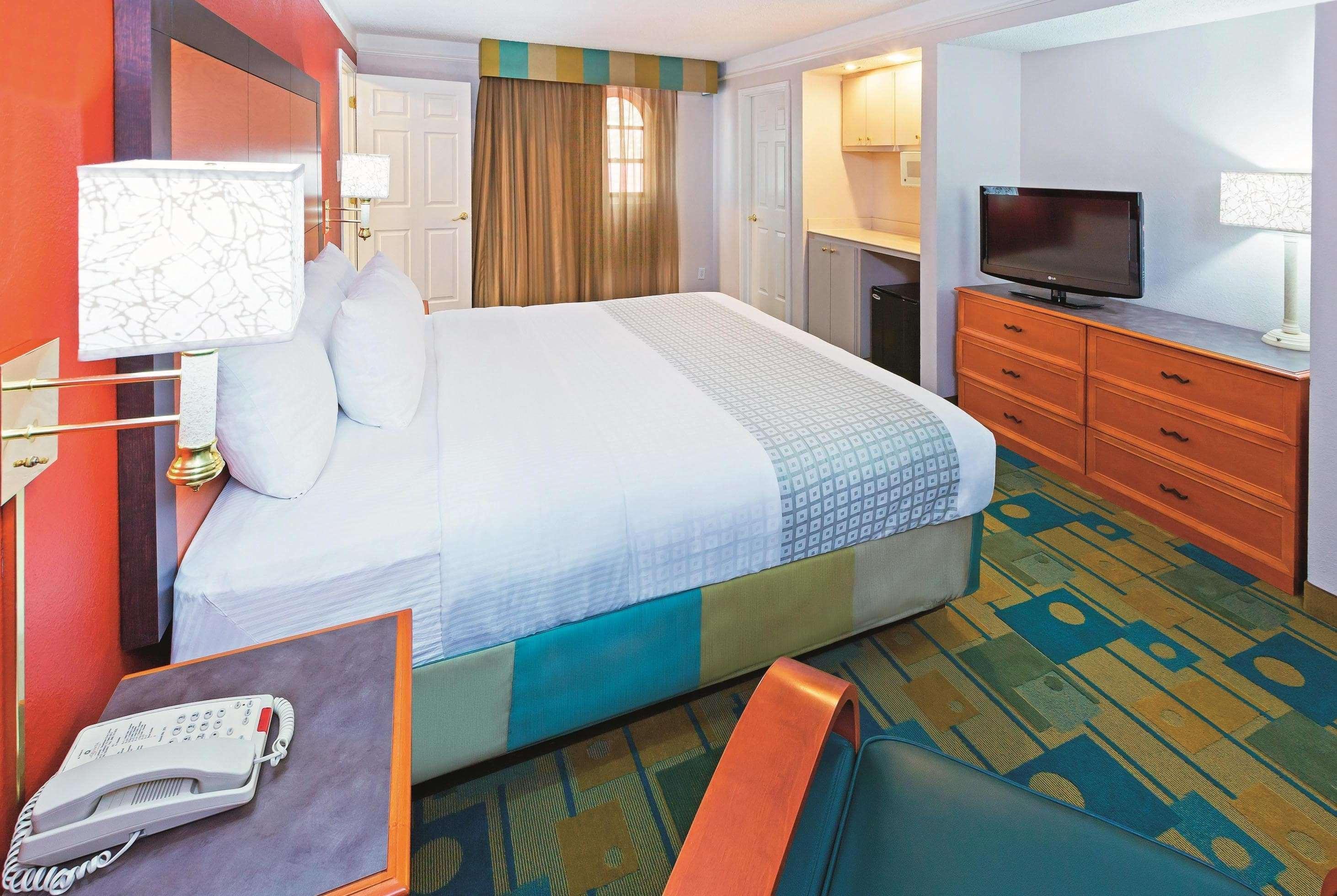 Baymont By Wyndham Lubbock - Downtown Civic Center Hotel Екстериор снимка