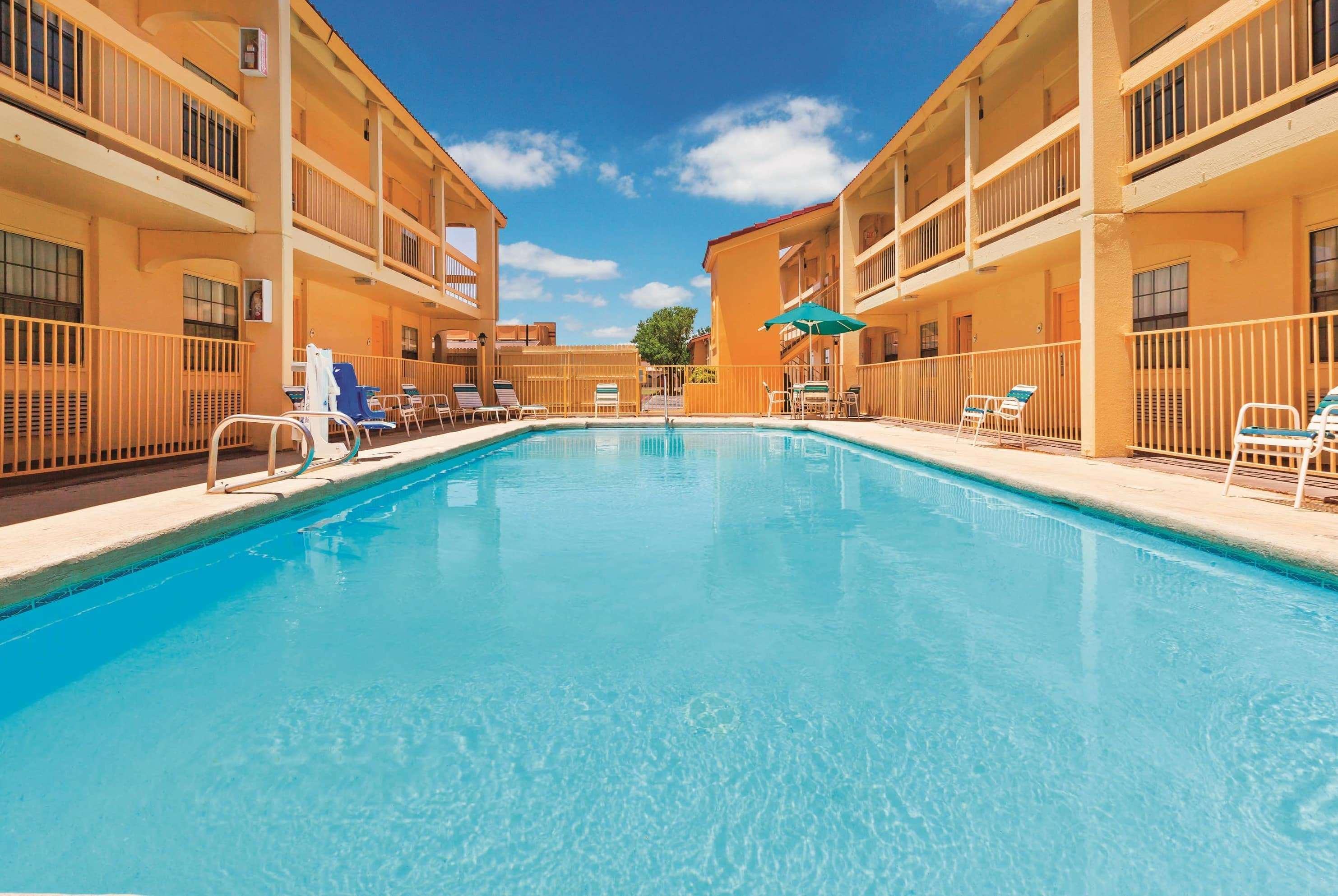 Baymont By Wyndham Lubbock - Downtown Civic Center Hotel Екстериор снимка