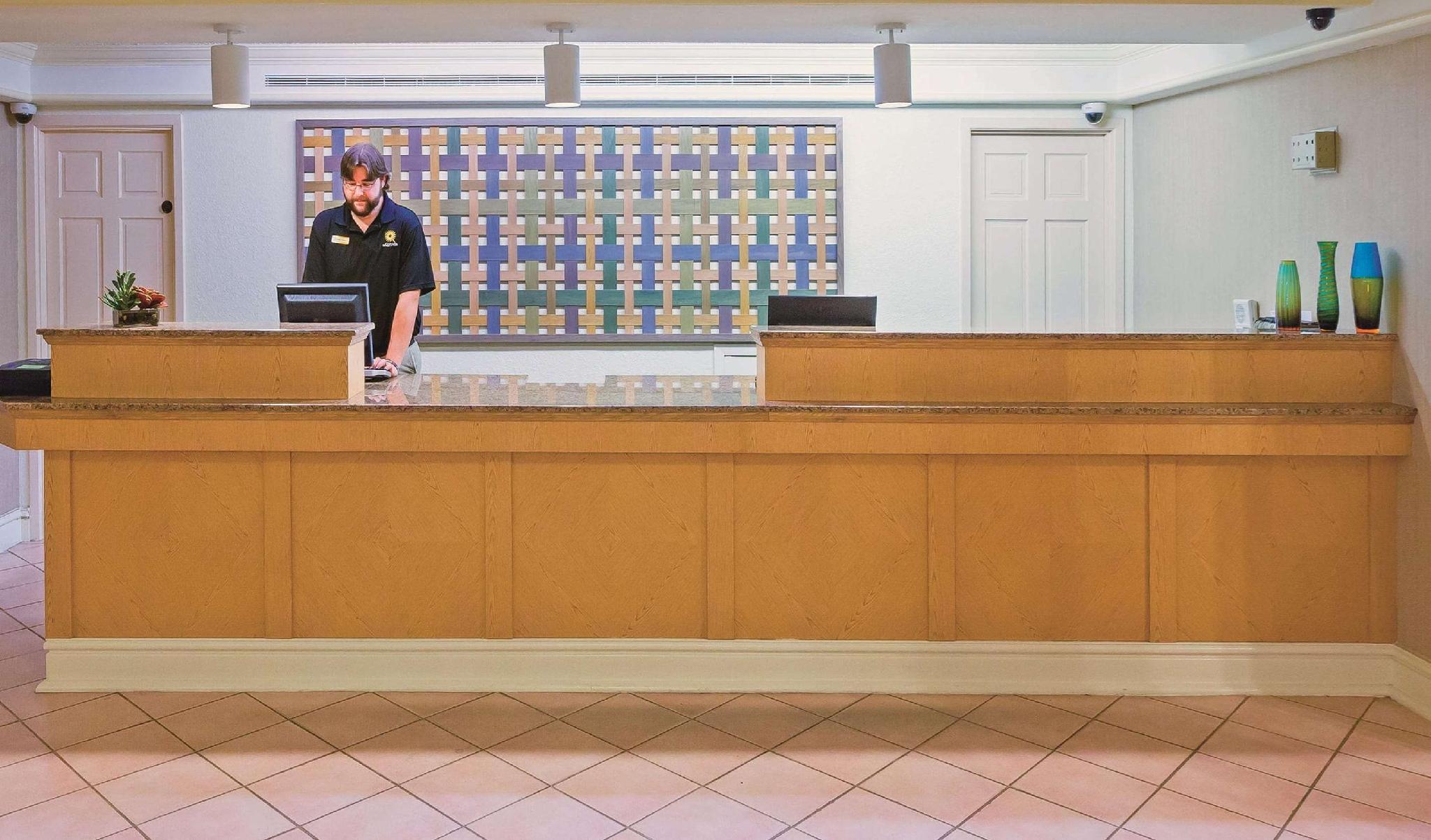 Baymont By Wyndham Lubbock - Downtown Civic Center Hotel Екстериор снимка