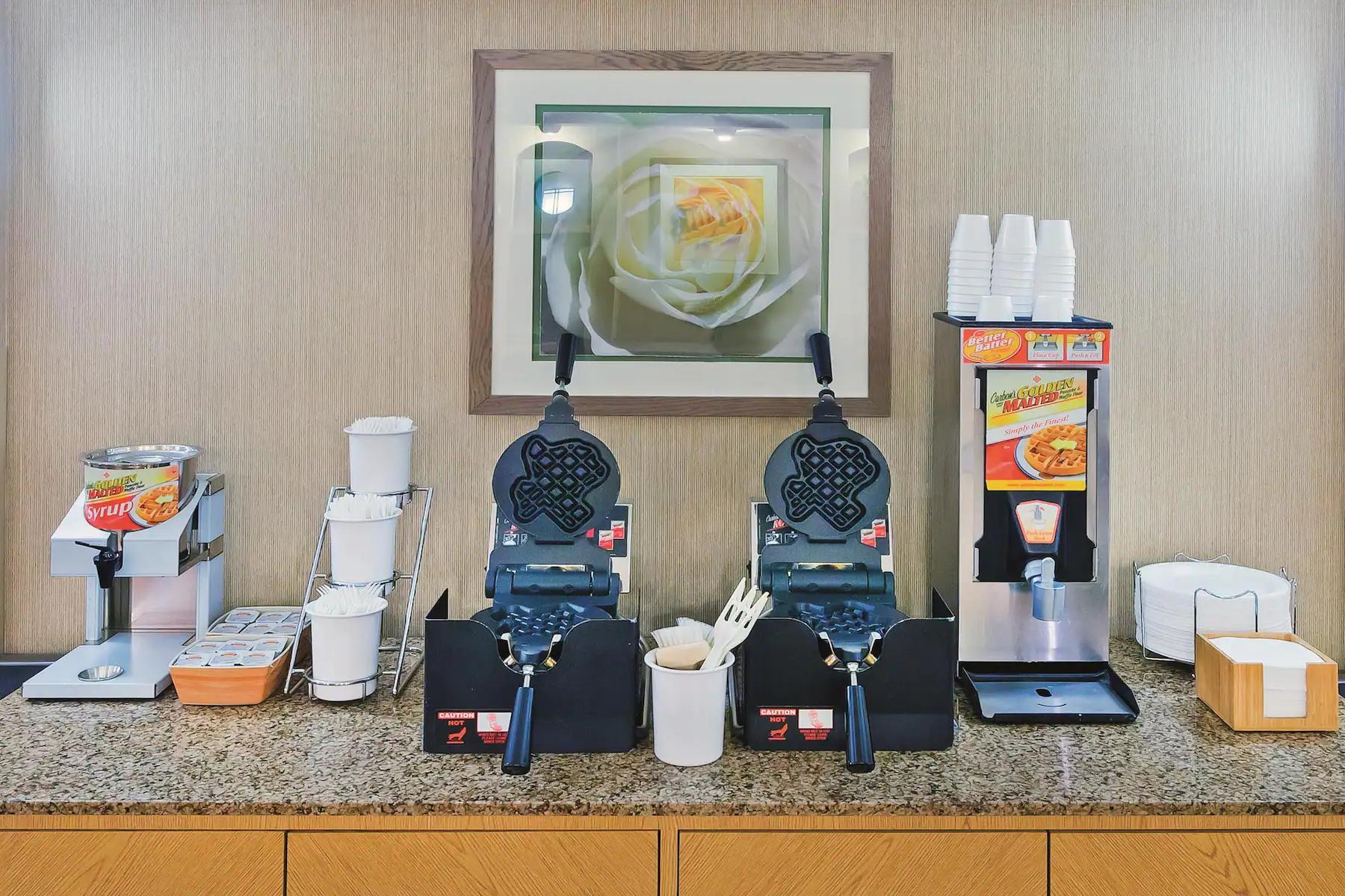Baymont By Wyndham Lubbock - Downtown Civic Center Hotel Екстериор снимка